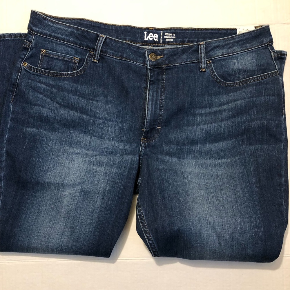 NWT Woman’s Lee plus-size regular fit Jeans size 20 petite